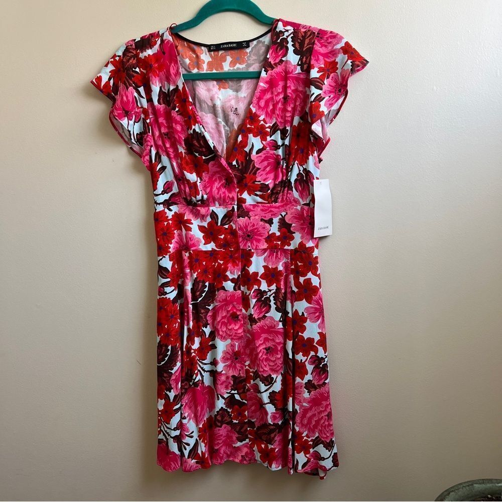 NWT Zara Floral Flutter Sleeve Button Front Fit And Flare Dress roses Small